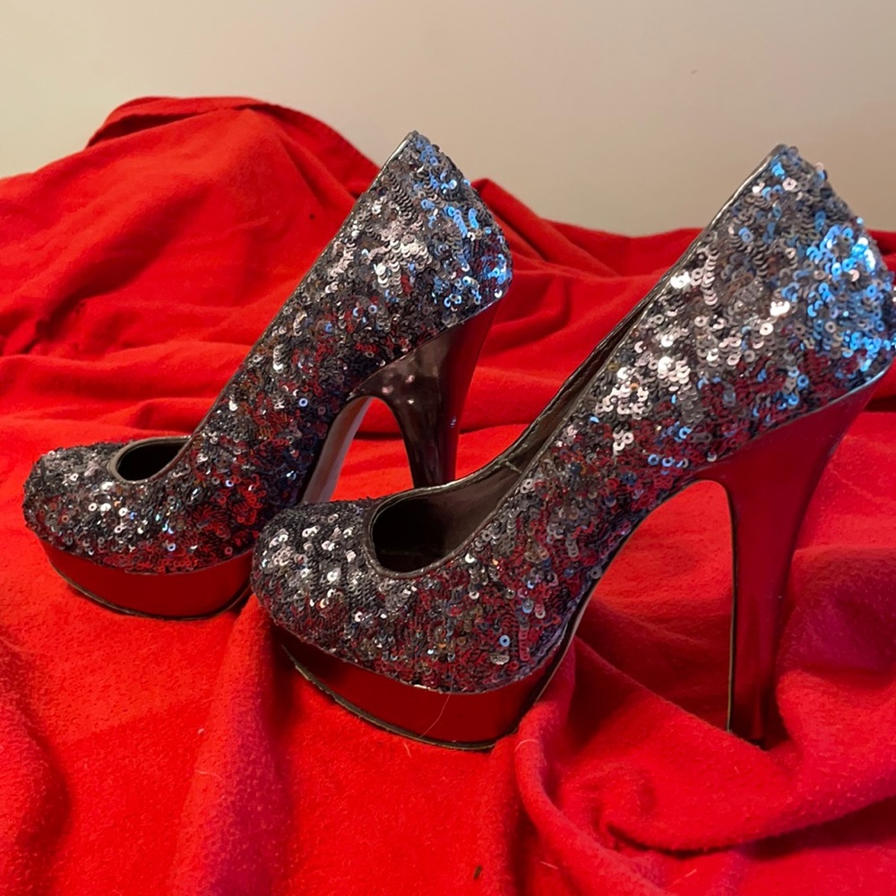Madden Girl sequenced stilettos sz 6